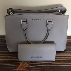 🌸Michael Kors Large Savannah Satchel & Wallet🌸